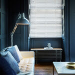 Arena venetian blind with tape